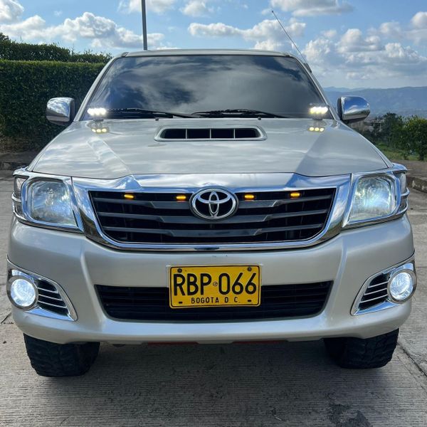 Toyota Hilux Vigo 3.0 2010 diesel - imagen secundaria 1