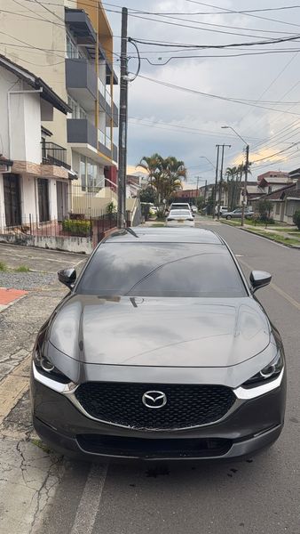 Camioneta Mazda Cx30 Touring automática. - imagen secundaria 2