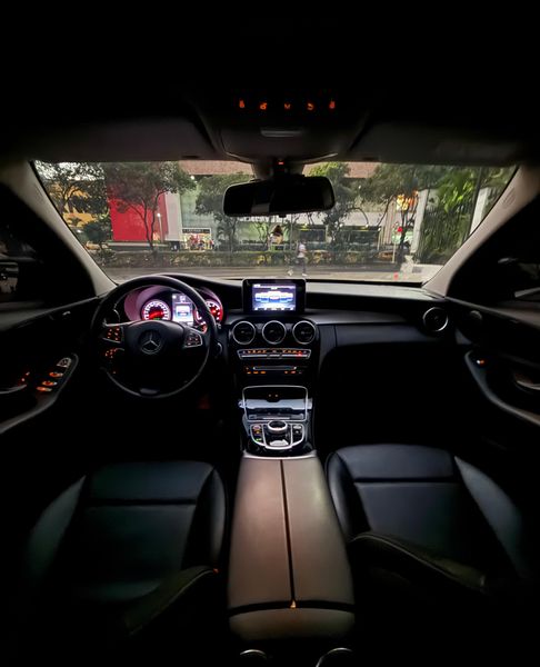 Mercedes Benz C180 2018 - imagen secundaria 2