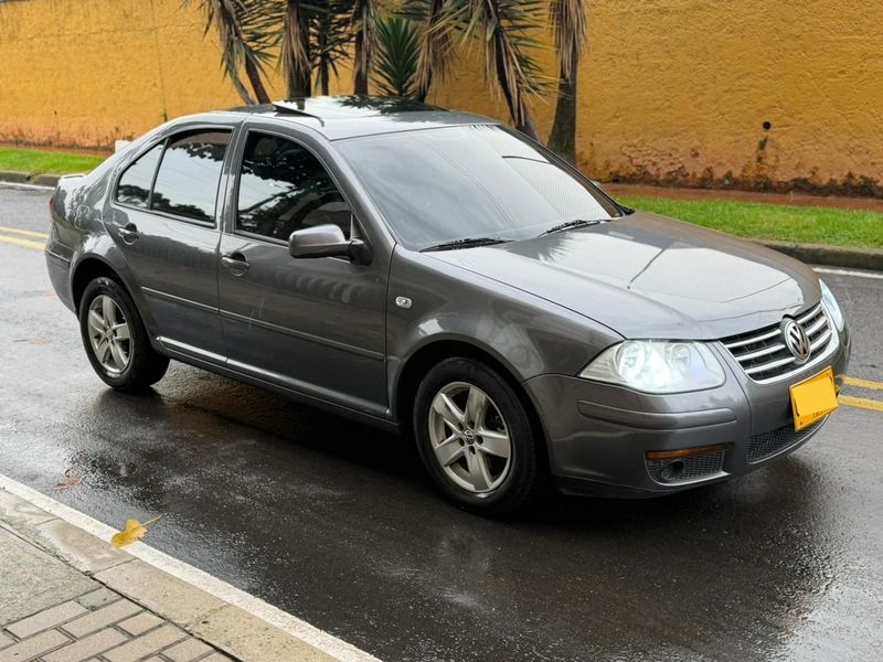 Volkswagen Jetta Trendline 2008 - imagen secundaria 2