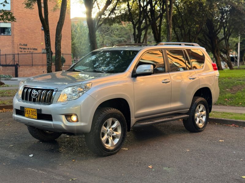TOYOTA PRADO TX-L - imagen secundaria 2