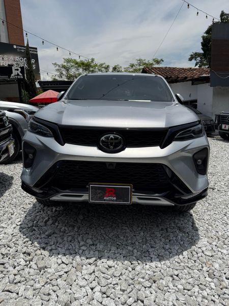 TOYOTA FORTUNER 2.8 SRV 4x4 2026 - imagen secundaria 1