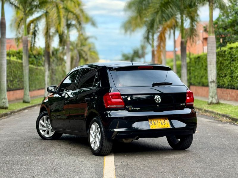 Volkswagen Gol 2022 Automatico - imagen secundaria 2