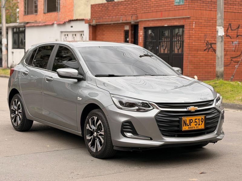 Chevrolet Ónix 2024 Premier Único Dueo Con Garantía - imagen secundaria 1