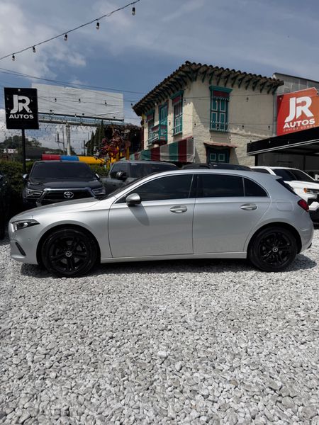 MERCEDES-BENZ A200 2020 - imagen secundaria 2