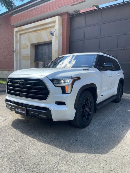 Toyota Sequoia LIMITED 2025 Blindada - imagen secundaria 1