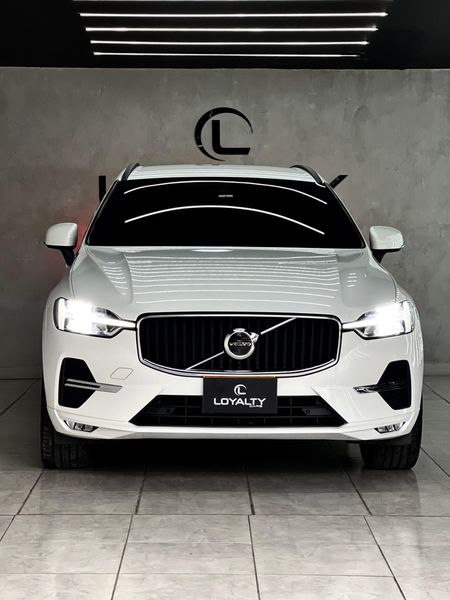 Volvo Xc-60 B5 AWD Momentum Mild Hybrid - imagen secundaria 1