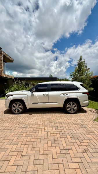 TOYOTA SEQUOIA CAPSTONE 2024 BLINDADA - imagen secundaria 2