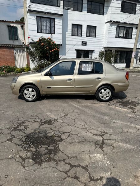 Se vende Renault Symbol modelo 2004 - imagen secundaria 1