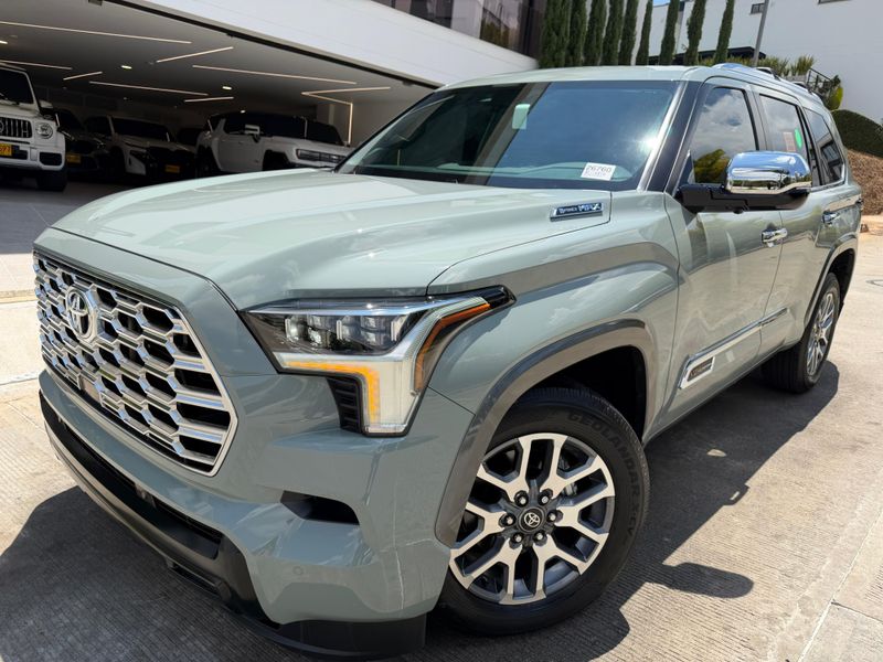 Toyota Sequioa 1794 híbrida 2026 cero km - imagen secundaria 2