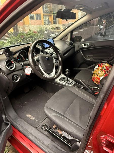 FORD FIESTA SE 2015 - imagen secundaria 1