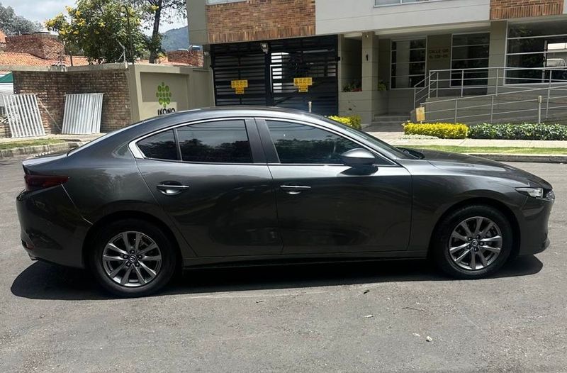 Mazda 3 Touring  Híbrido - imagen secundaria 2