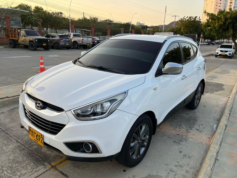 Hyundai Tucson IX-35 2.0L - imagen secundaria 1