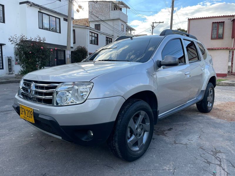 Se vende o permuta Renault duster 4x2 modelo 2016 - imagen secundaria 1