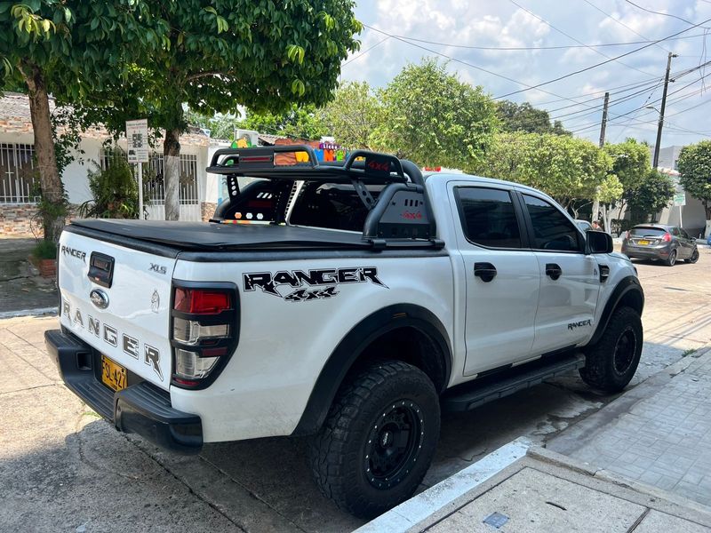 Ford Ranger raptor - imagen secundaria 1