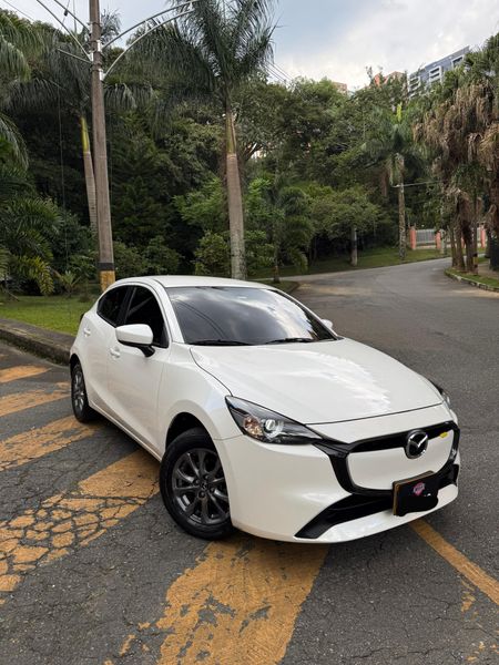 Mazda 2 Touring 2024 - imagen secundaria 2