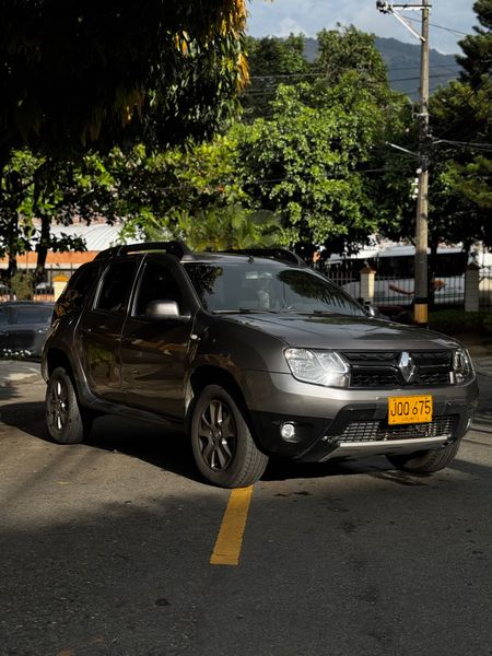 Renault Duster 2.0 AT - imagen secundaria 1