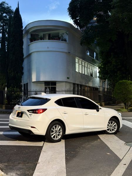 Mazda 3 2.0 Hatchback 2018 - imagen secundaria 2