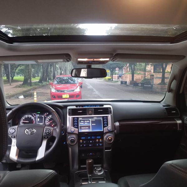 TOYOTA 4RUNNER LIMITED - imagen secundaria 1