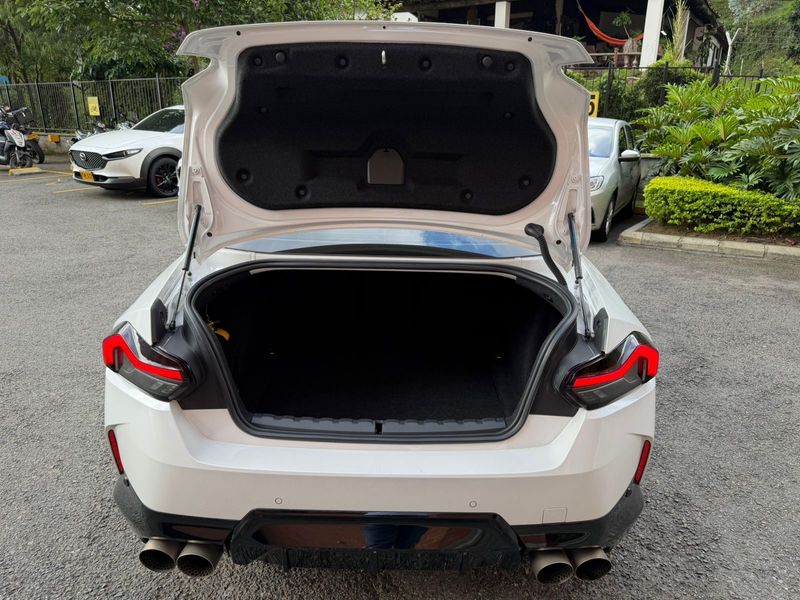 BMW M240i 2024 - imagen secundaria 2