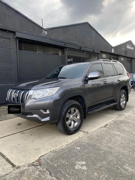 Toyota Prado 3.0 diesel - imagen secundaria 2