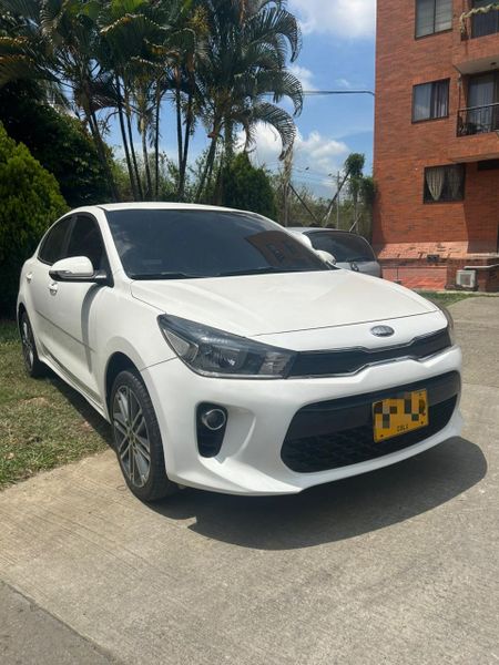Kia río vibrant 2019 cc1.4 mecánico - imagen secundaria 2