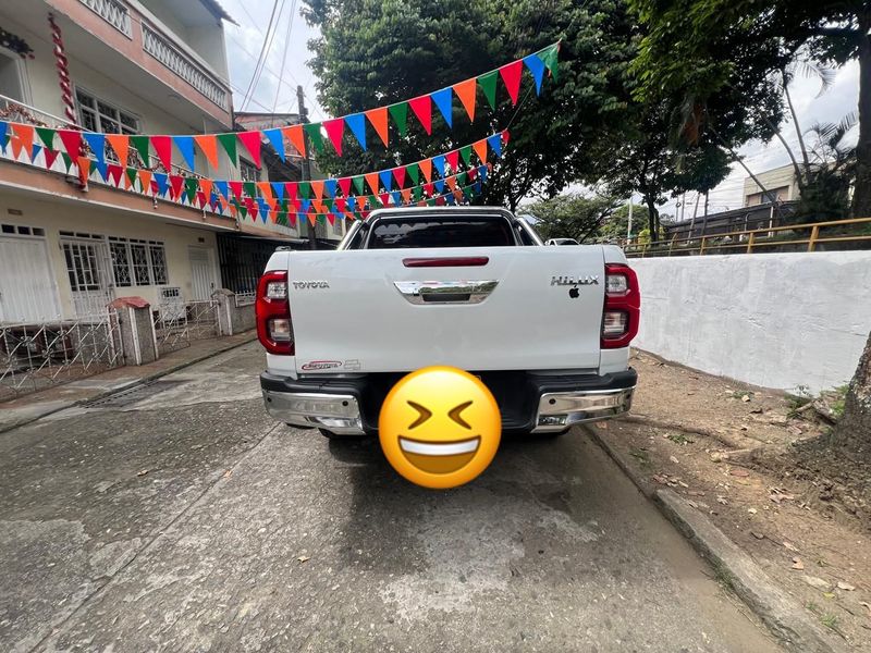 Toyota hilux 2.4 diésel - imagen secundaria 1