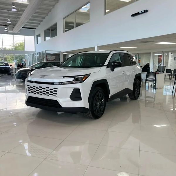 Toyota RAV4 XLE 2026 - imagen secundaria 2