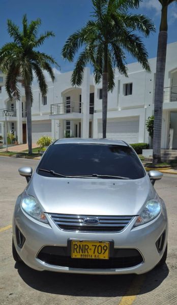 Ford fiesta SE modelo 2012 mecánico - imagen secundaria 2