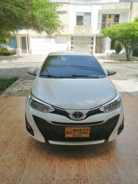 Toyota Yaris 1.5 Xs - imagen secundaria 1