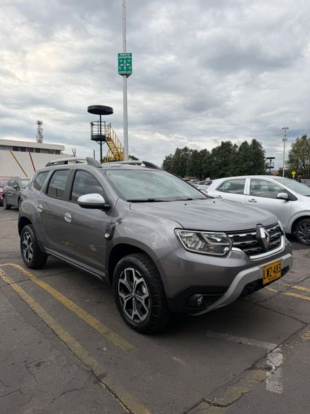 Vendo Renault Duster 1.3T 4X4 NUEVA con 20KM De Uso. - imagen secundaria 1