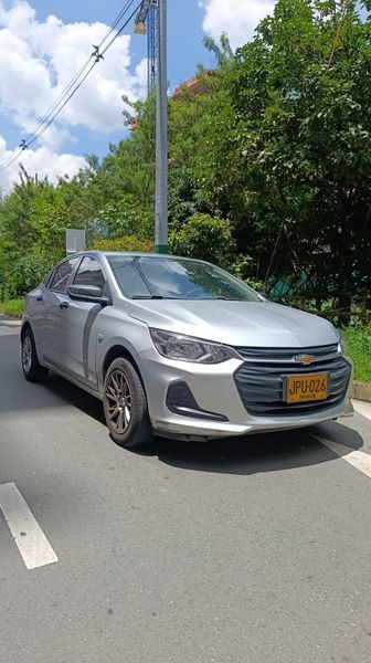 CHEVROLET ONIX LT 2021 AUT - imagen secundaria 2