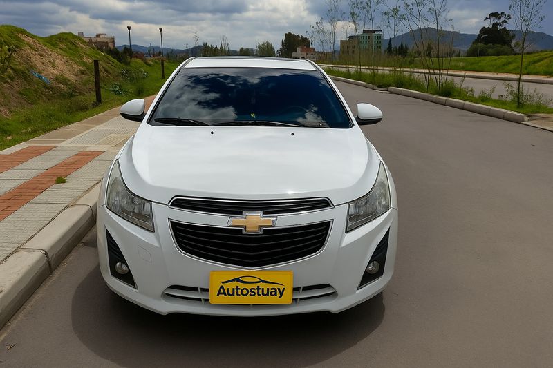 CHEVROLET CRUZE LT 2013  PRECIO DE OPORTUNIDAD - imagen secundaria 2