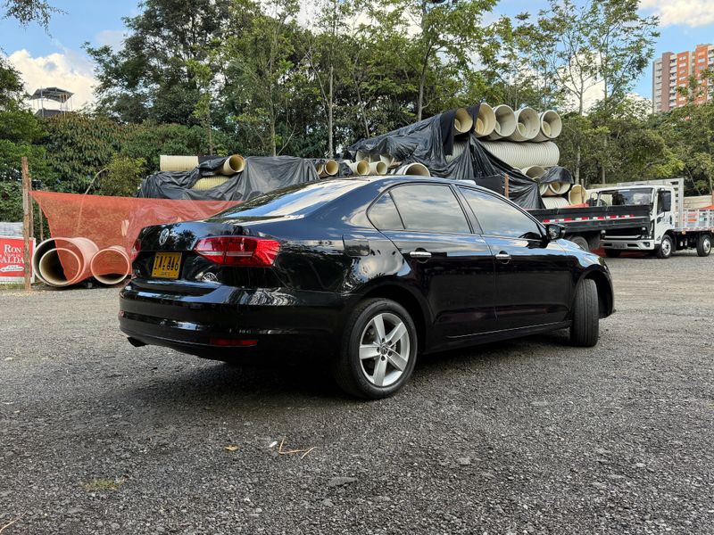 Volkswagen Jetta Sexta Generacion - 2015 - imagen secundaria 2