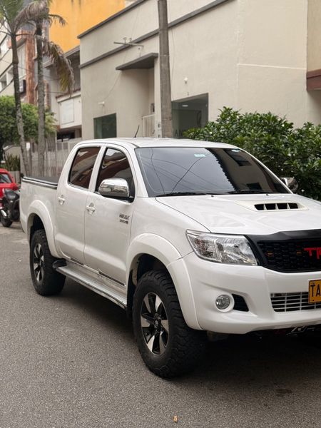 Toyota Hilux Vigo 2013 3.0 diesel - imagen secundaria 1