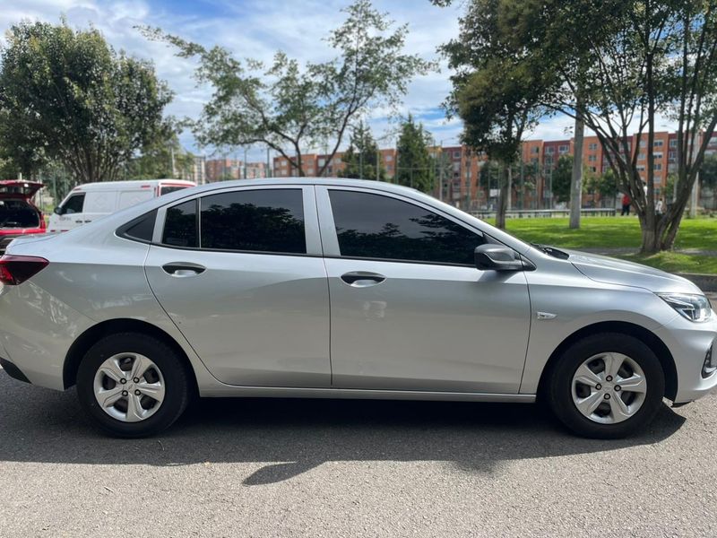 Chevrolet Onix 2021 - imagen secundaria 2