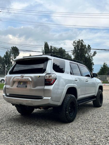 Toyota 4Runner Sr5 2018 - imagen secundaria 2