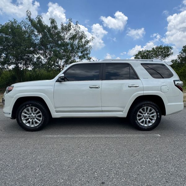 Toyota 4Runner Limited 2020 - imagen secundaria 1