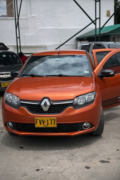Renault Sandero 1.6 full 2019 - imagen secundaria 2