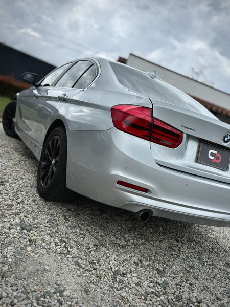 BMW 318i - imagen secundaria 2