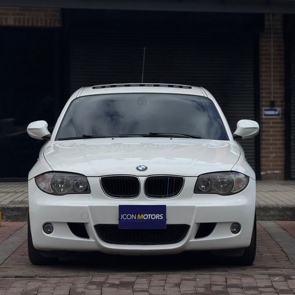 BMW 120i 2011 - imagen secundaria 2
