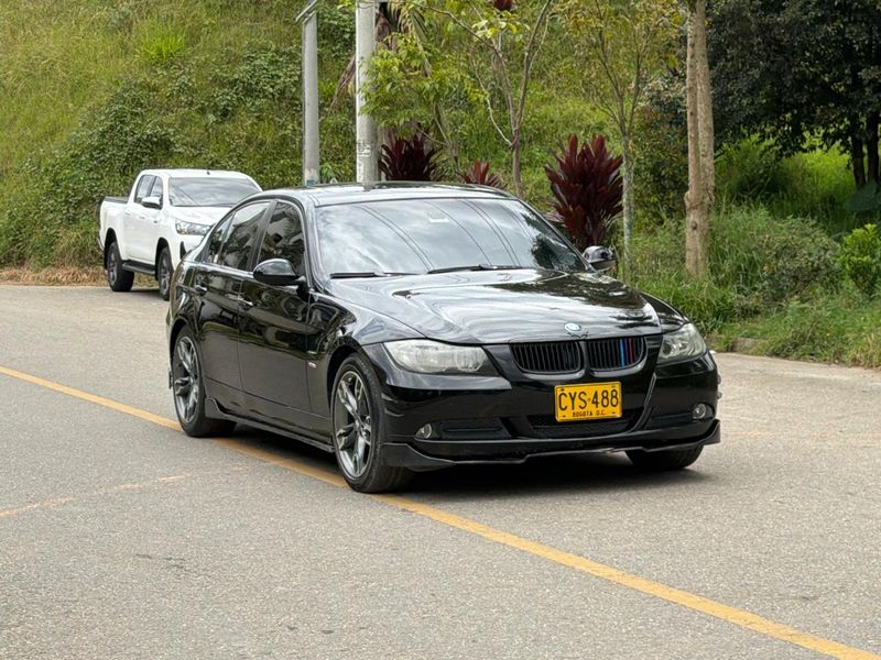 BMW 318i MT 2008 - imagen secundaria 2