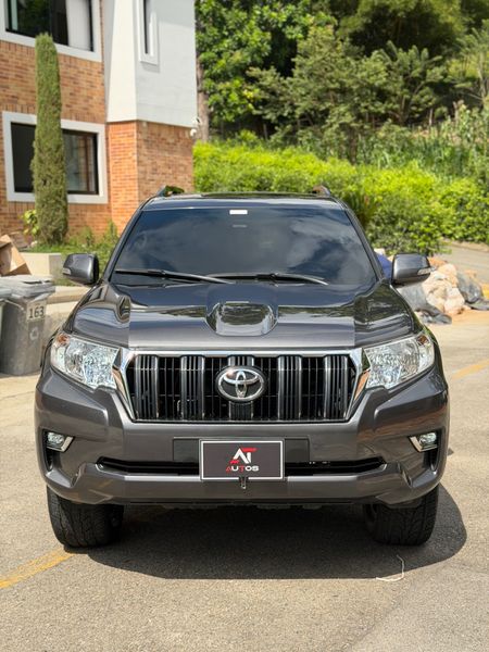 TOYOTA PRADO TXL  2021  4.0 GASOLINA  4x4 - imagen secundaria 1