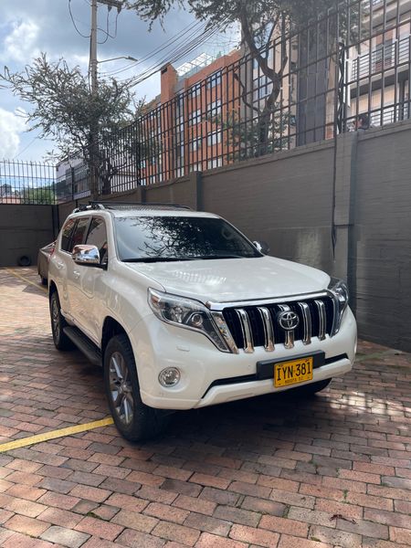 Vendo Toyota Prado VX 2016 - imagen secundaria 1