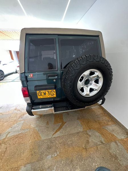 Toyota Land Cruiser Macho 1993 - imagen secundaria 2