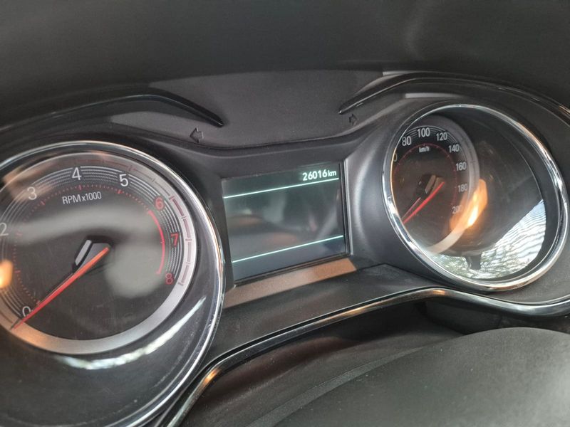 Chevrolet Ónix Turbo RS - imagen secundaria 1