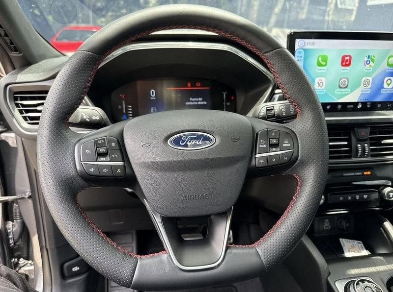 Ford Escape ST 2024 - imagen secundaria 1