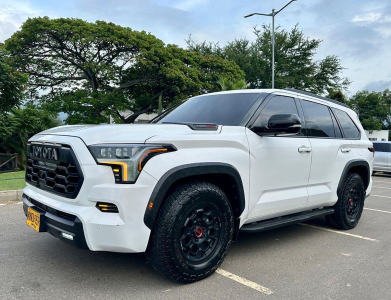 Toyota sequoia Edicion TRD PRO HIBRIDA 2023 - imagen secundaria 1