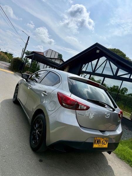 Mazda 2 Touring - imagen secundaria 2