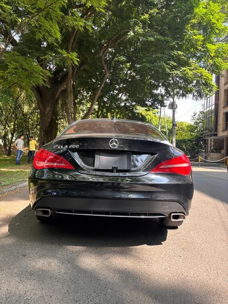 Mercedes Benz CLA200 - imagen secundaria 2